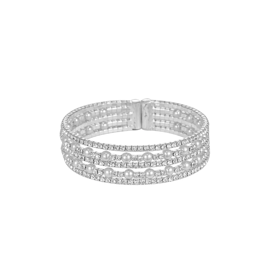 Mehrlagiges Kristallarmband in Perlenoptik