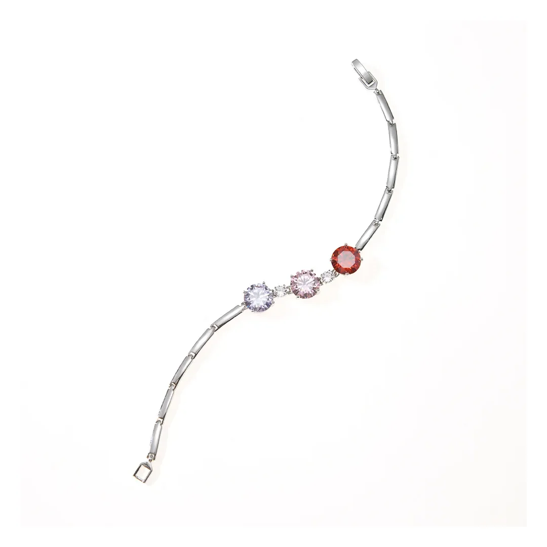 Bracelet à motifs circulaires colorés espacés